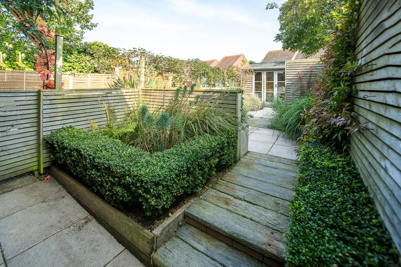 Nutshell Villa Aldeburgh Exterior photo
